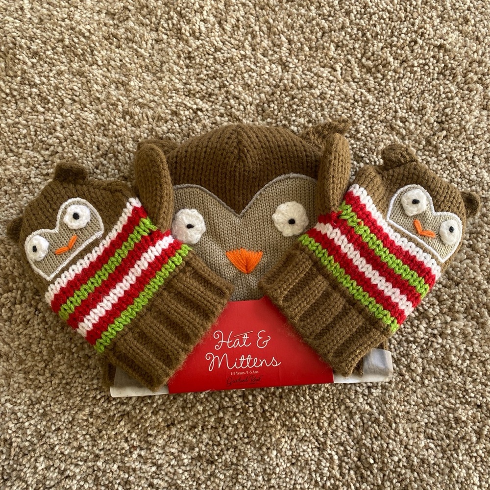 Amscan knitted hat and gloves for unisex toddler 1-3yrs NWT